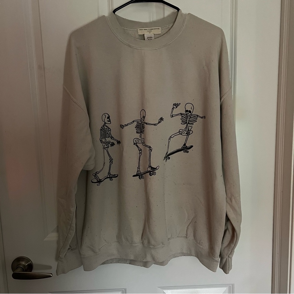 URBAN OUTFITTERS SWEATSHIRT